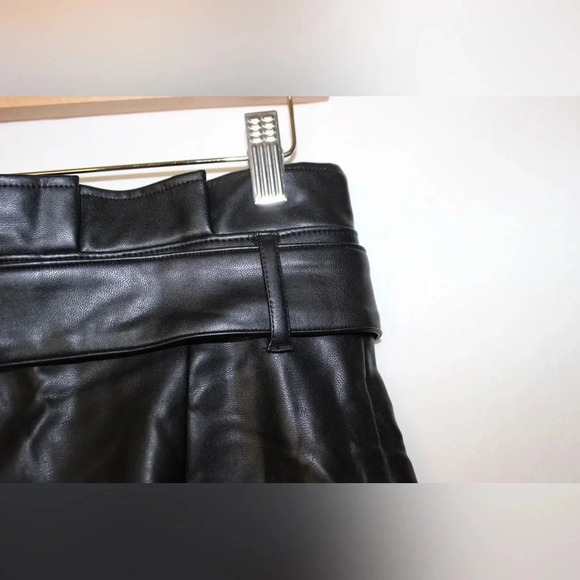 NWT Abercrombie Ultra Hi Rise Faux-Leather Paperbag Belted Pants Size Medium R - Picture 6 of 11